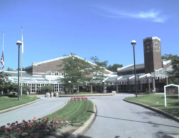 Solon police investigate driver threat after roadside warning, highlighting risks of everyday road-rage encounters