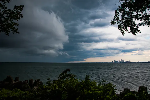 Foggy Start and Stormy Finish: Cleveland Navigates an Unseasonably Warm February Thursday