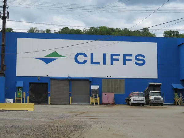 Estimate cuts raise questions about Cleveland-Cliffs’ expected 2026 earnings rebound after a difficult 2025 performance