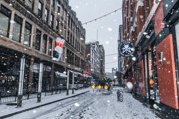 Chilly Clouds and Snow Showers: Cleveland Braces for a Wintry Shift This Saturday