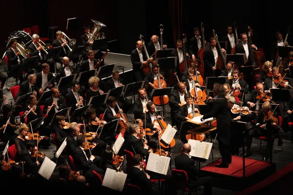 Welser-Möst and The Cleveland Orchestra take “Jupiter,” Shostakovich, and Verdi Requiem on tour